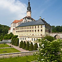 Schloss Weesenstein (Quelle: Landeshauptstadt Dresden, museum-euroregion-elbe-labe.eu)