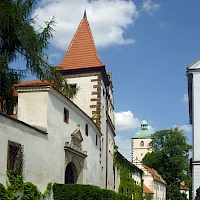 Castle of Benešov n.Pl. (© SchiDD; Wikipedia; CC BY-SA 4.0)