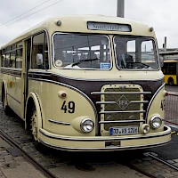 Historic bus IFA H6B/S (© DCB, ubahnverleih; Wikipedia; Public Domain Dedication)