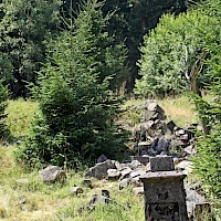 Fláje - hřbitov (© Květuše Blahoutová Pokorná; Wikipedia; CC BY-SA 4.0)