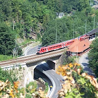 Diesel rail car class 612 at Edle Krone station (© Gunter Fichte)