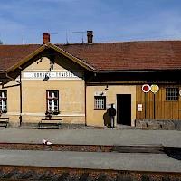 Station building Zubrnice (© Hadonos; Wikipedia; CC BY-SA 4.0)